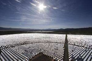 Päikeseenergial töötav soojuselektrijaam Mojave kõrbes