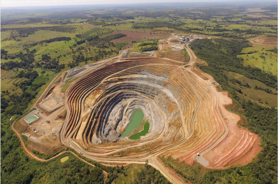 Nioobiumi pealmaakaevandus Brasiilias