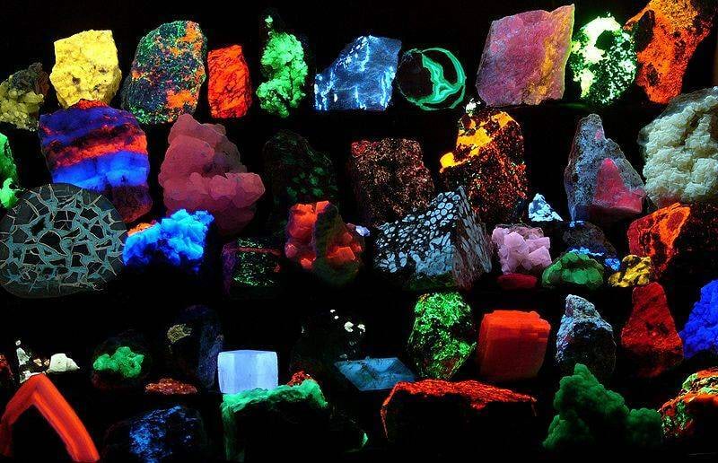Kivimid ultraviolettvalguses