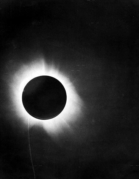 Arthur Stanley Eddington, päikesevarjutuse vaatlus