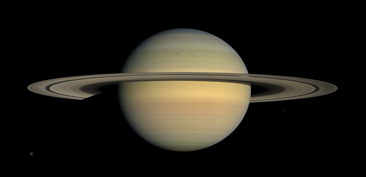Saturn pildistatuna Cassinilt juulis 2008