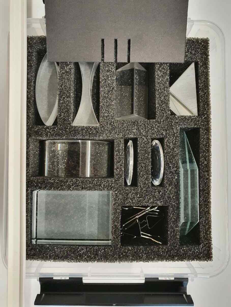 Valgusõpetuse II põhikatsekomplekt: karbis