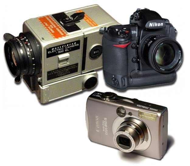 Kolm eri põlvkondade fotoaparaati