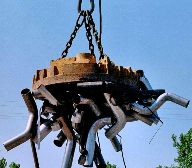 Elektromagnet tõstab vanarauda