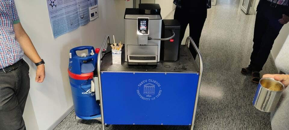 A hydrogen-powered coffee machine on wheels