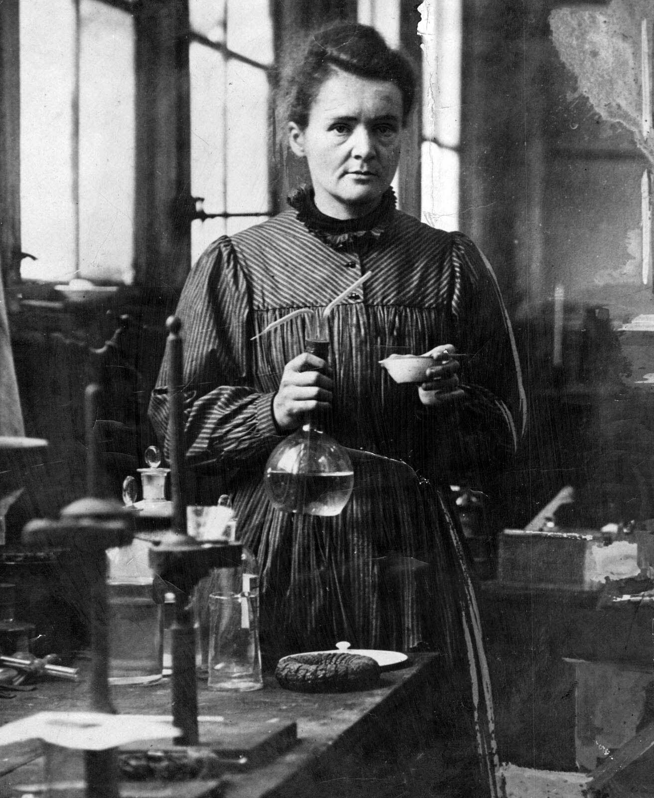 Marie Skłodowska Curi e. Maria Salomea Skłodowska (7. november 1867 – 4. juuli 1934) oli Poola päritolu Prantsuse füüsik ja keemik. Allikas: Wikipedia