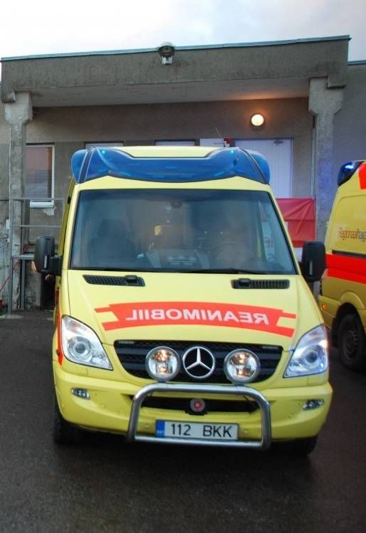 Kiirabiauto tagurpidi tekst