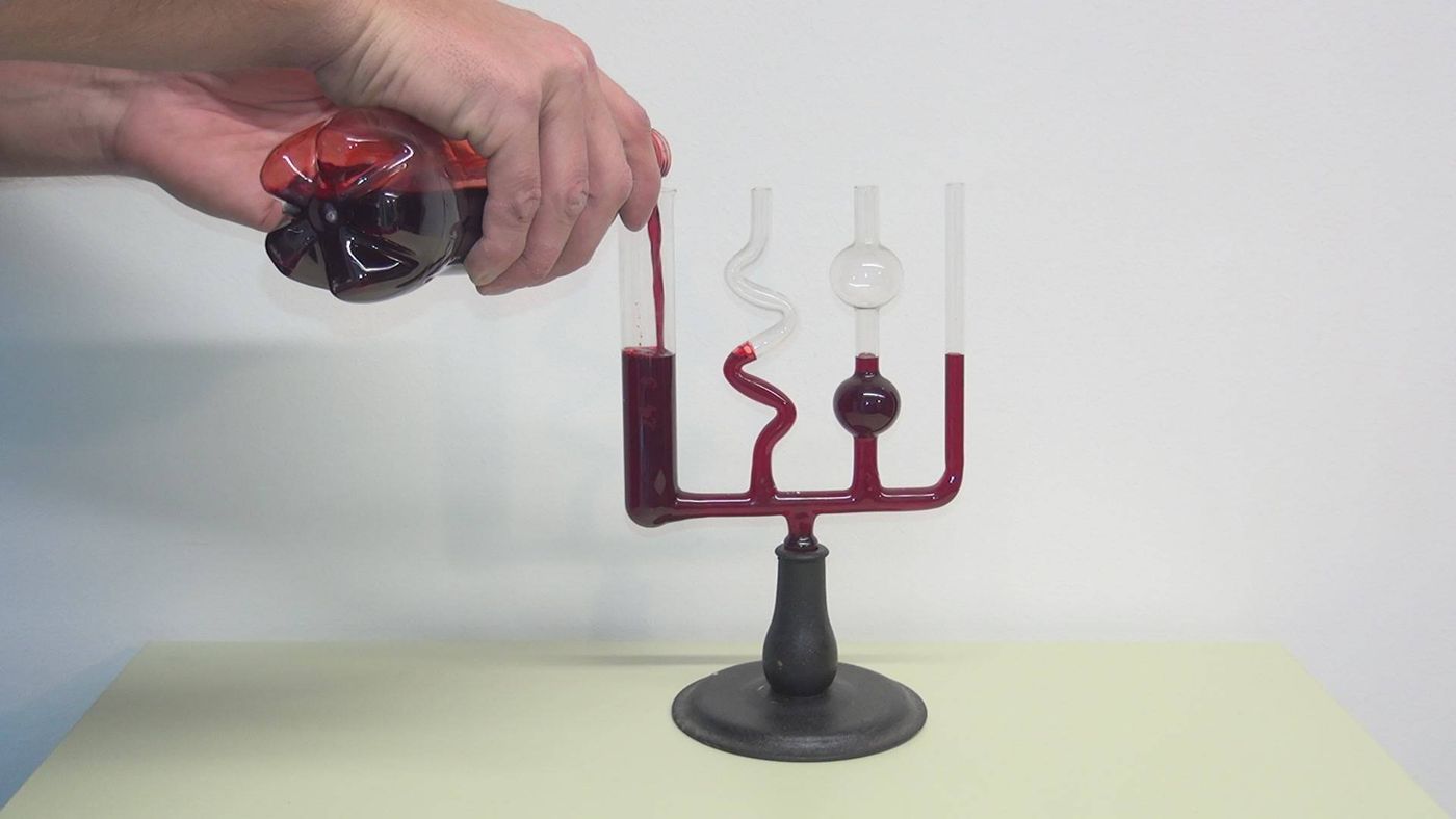 Liquid level in pipes of different shapes